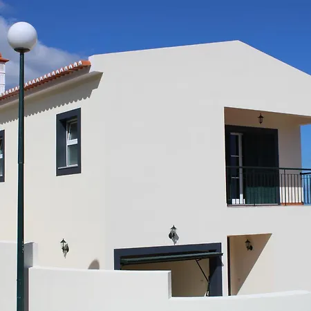 Moradia Bela House Hébergement de vacances Santa Cruz (Madeira)